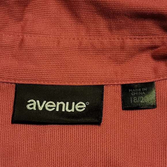 Vintage Avenue Shirt - Picture 5 of 5
